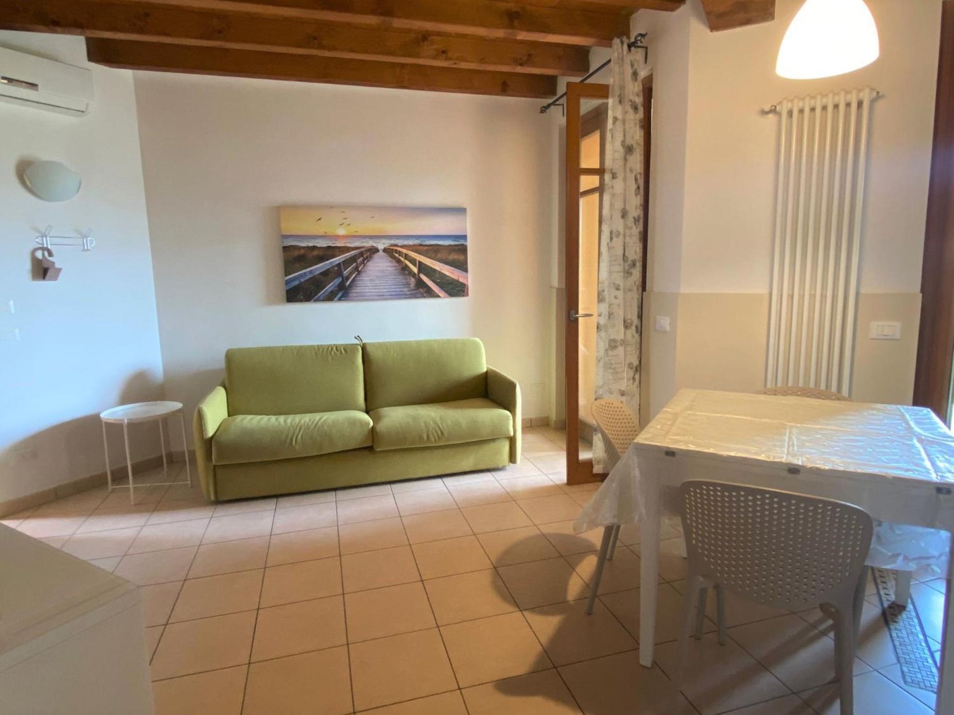 The Flowers - Apartments With Private Garden In Residence With Pool Манерба-дель-Гарда Экстерьер фото