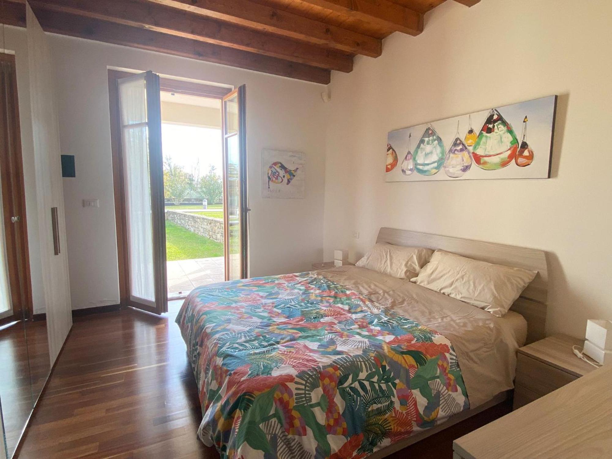 The Flowers - Apartments With Private Garden In Residence With Pool Манерба-дель-Гарда Экстерьер фото