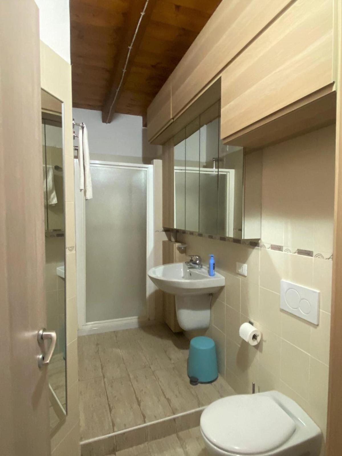 The Flowers - Apartments With Private Garden In Residence With Pool Манерба-дель-Гарда Экстерьер фото